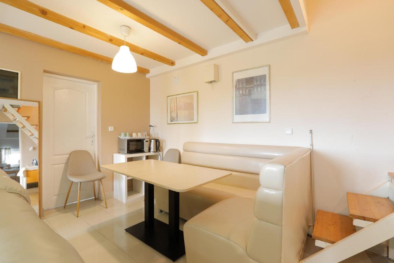 Aviator Apartments & Rooms Nikola Tesla Airport Belgrade Surčin Esterno foto