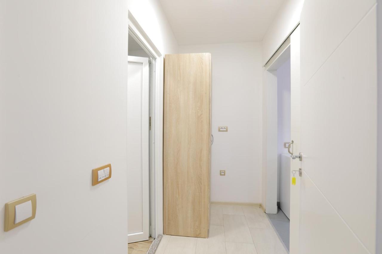 Aviator Apartments & Rooms Nikola Tesla Airport Belgrade Surčin Esterno foto