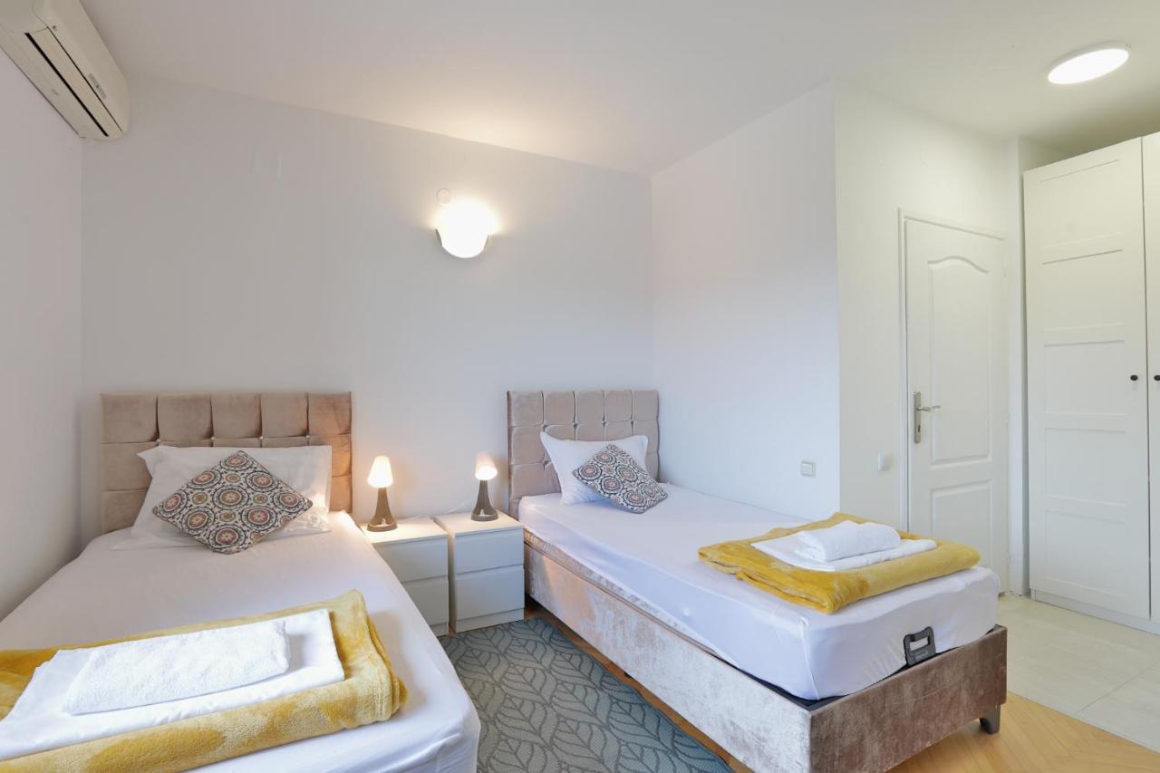 Aviator Apartments & Rooms Nikola Tesla Airport Belgrade Surčin Esterno foto
