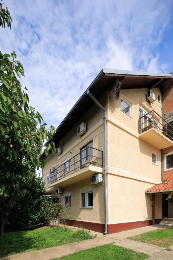 Aviator Apartments & Rooms Nikola Tesla Airport Belgrade Surčin Esterno foto