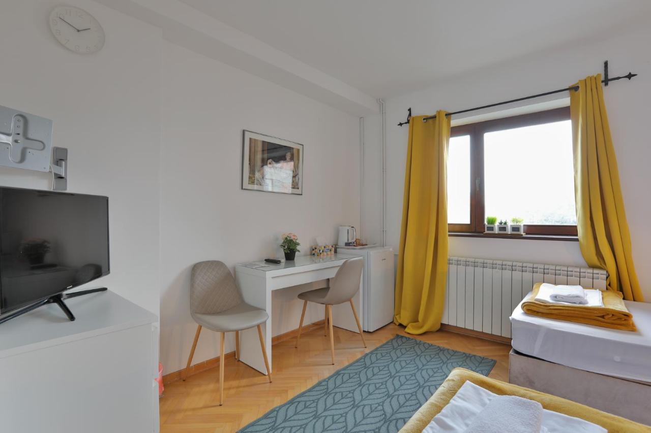 Aviator Apartments & Rooms Nikola Tesla Airport Belgrade Surčin Esterno foto